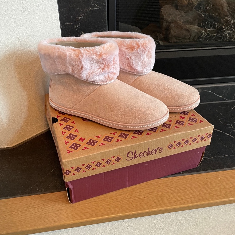 Skechers Cozy Campfire Booties With Faux Fur New in Box